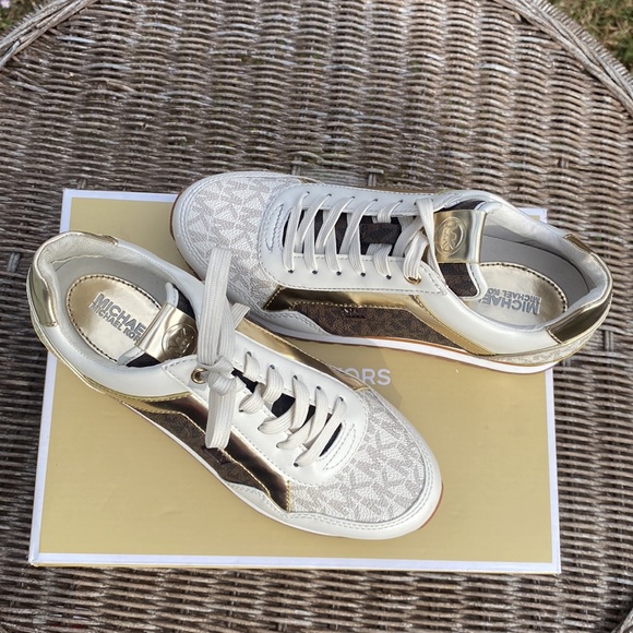 Authentic Michael Kors Sneakers - Picture 7 of 9